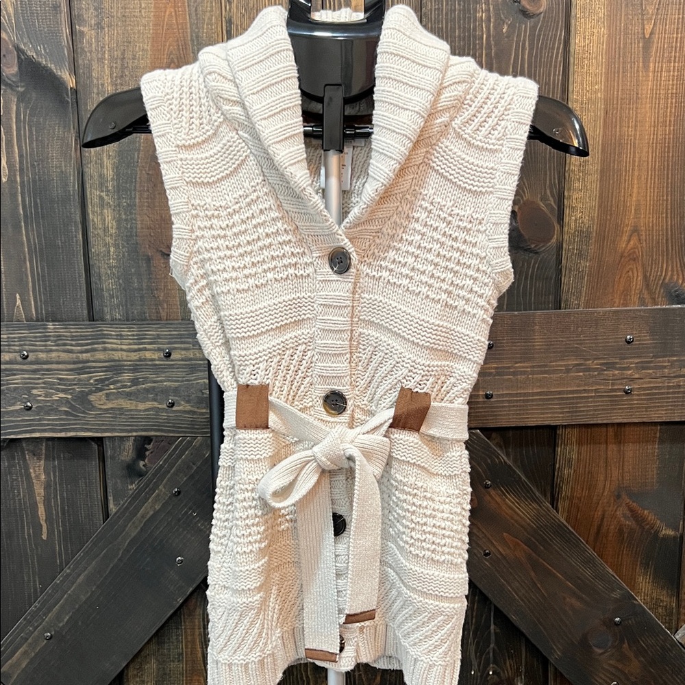 Willow Blossom Girls M Chunky Knit Sweater Vest Belted Beige Button Front